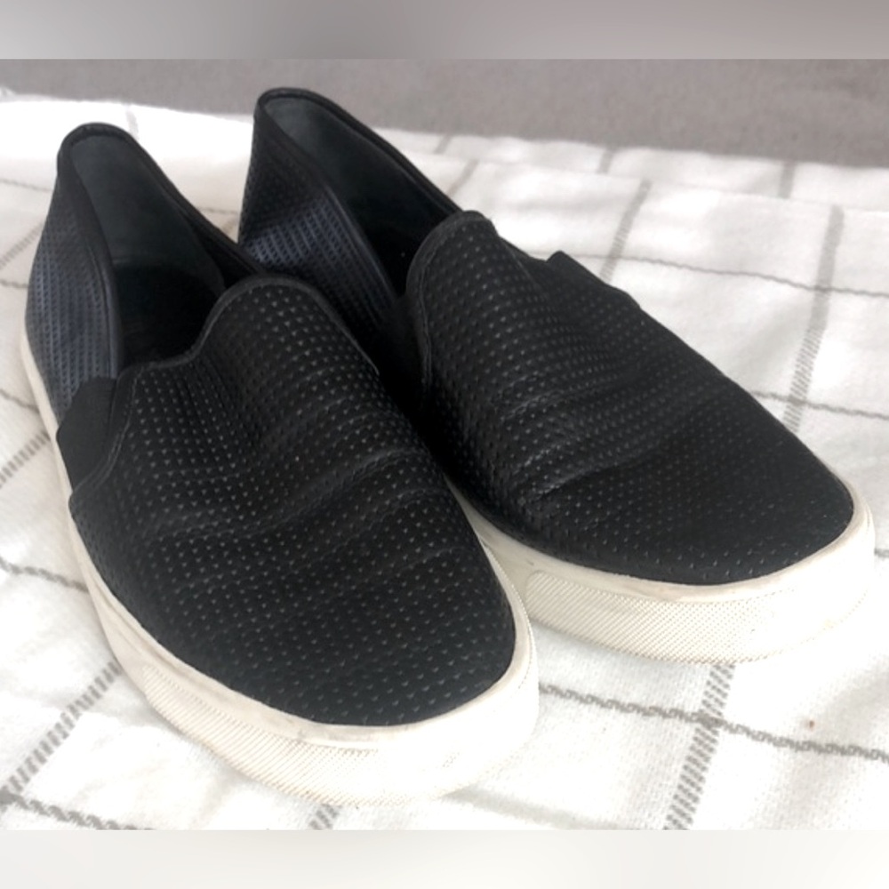 $12 bundle ! 🎀Vince Blair Perforated Slip On Shoes
